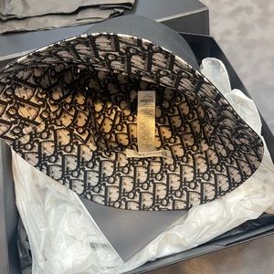 Dior Teddy bucket hat